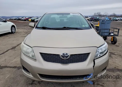 2010 Toyota Corolla Base z USA, uszkodzony, nr VIN 2T1BU4EE3AC506034